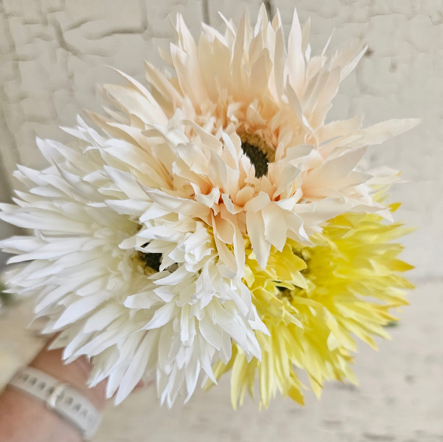 DOORBUSTER-Real Feel Peachy Pink Marshmallow Daisy Stem
