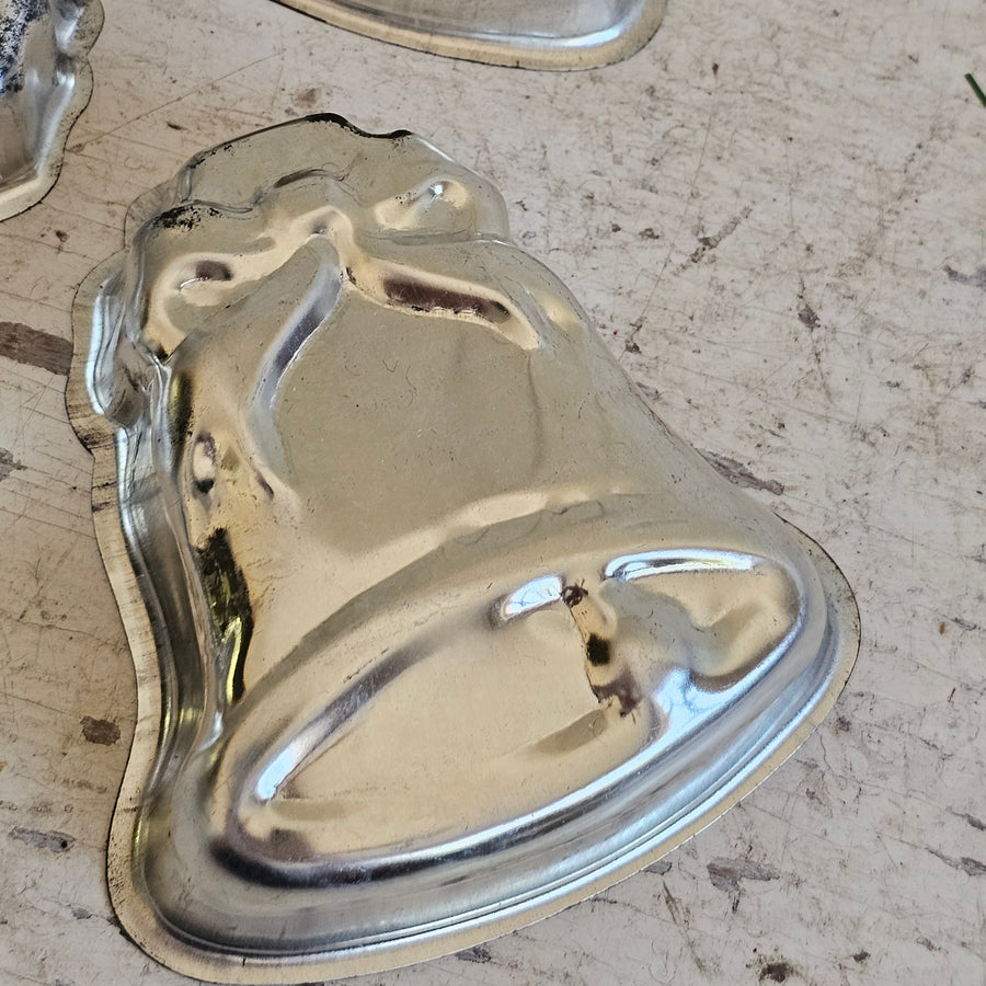 Set of 3 Vintage Tin Bell Shape Pans