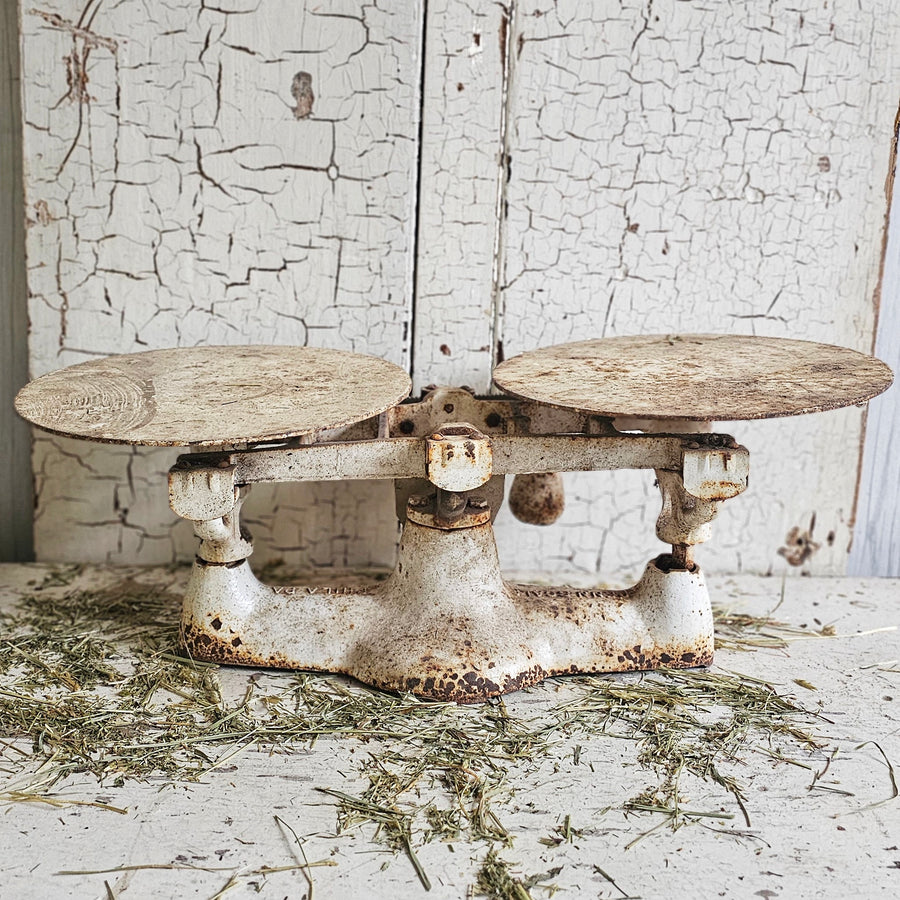 Vintage Creamy Chippy Cast Iron  Counter Penn Scale