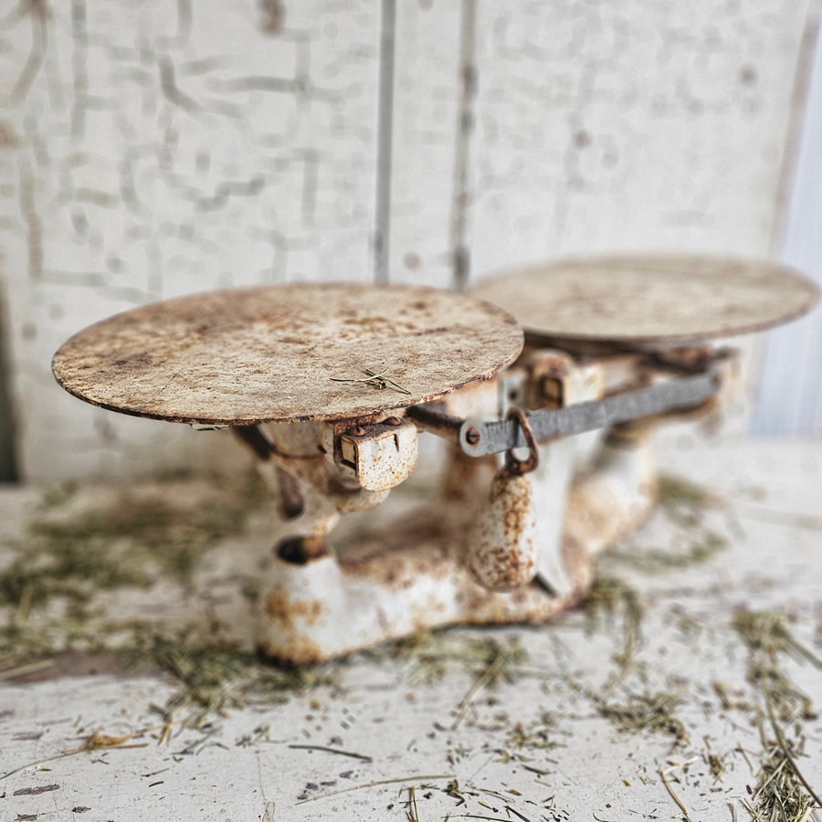 Vintage Creamy Chippy Cast Iron  Counter Penn Scale