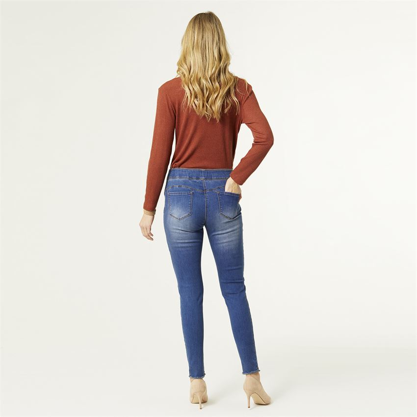 Slant Fray Ankle Skinny Jean