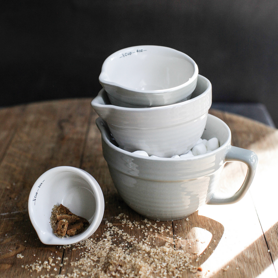 Set of 4 Gray Measuring Cups